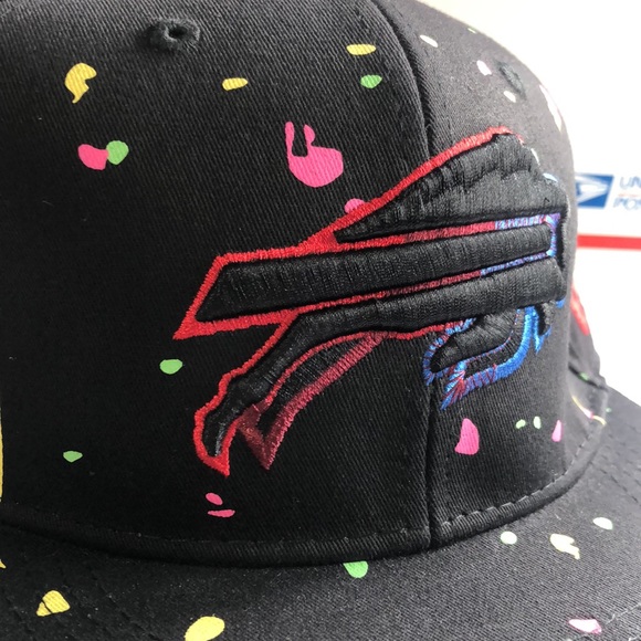 NWT RARE Buffalo Bills Paint Splash Confetti 🎉 Flat Brim Adult SnapBack Hat - Picture 2 of 3